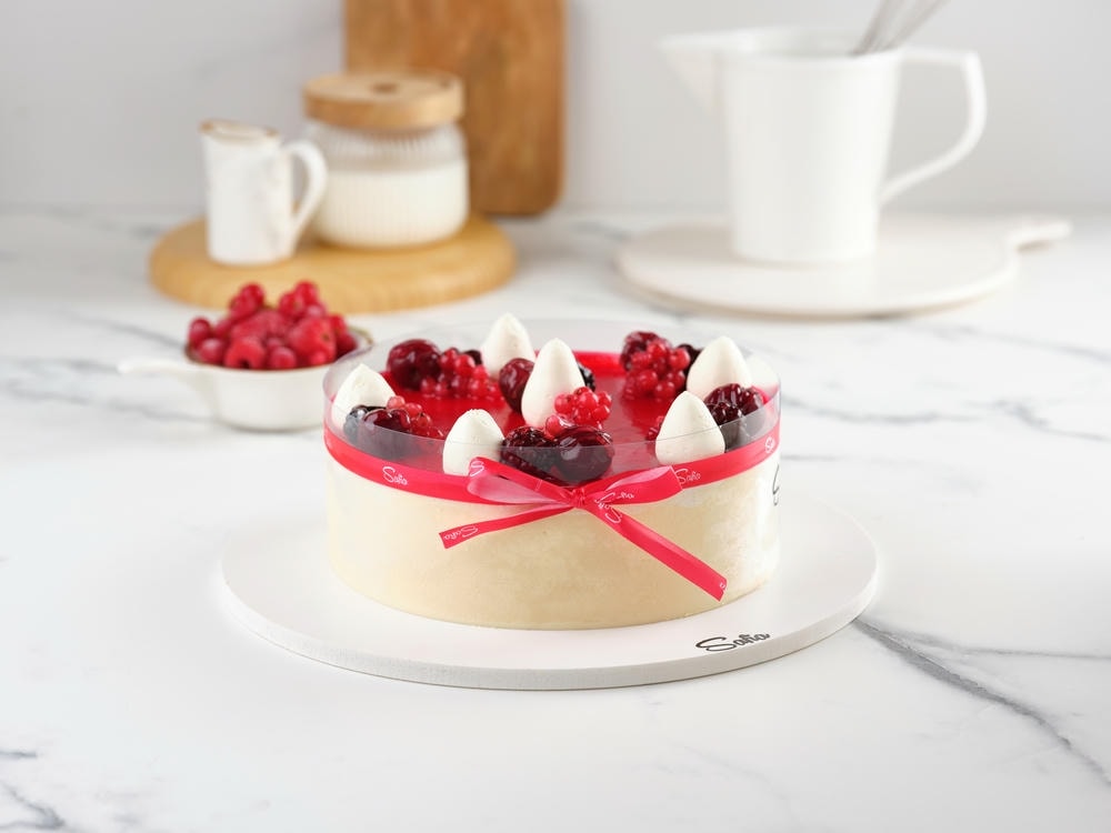 Mini cake Berry cake