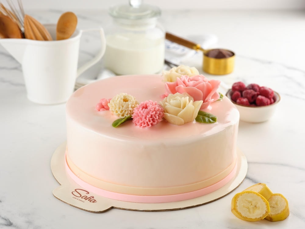 Tort Safia bezatilgan