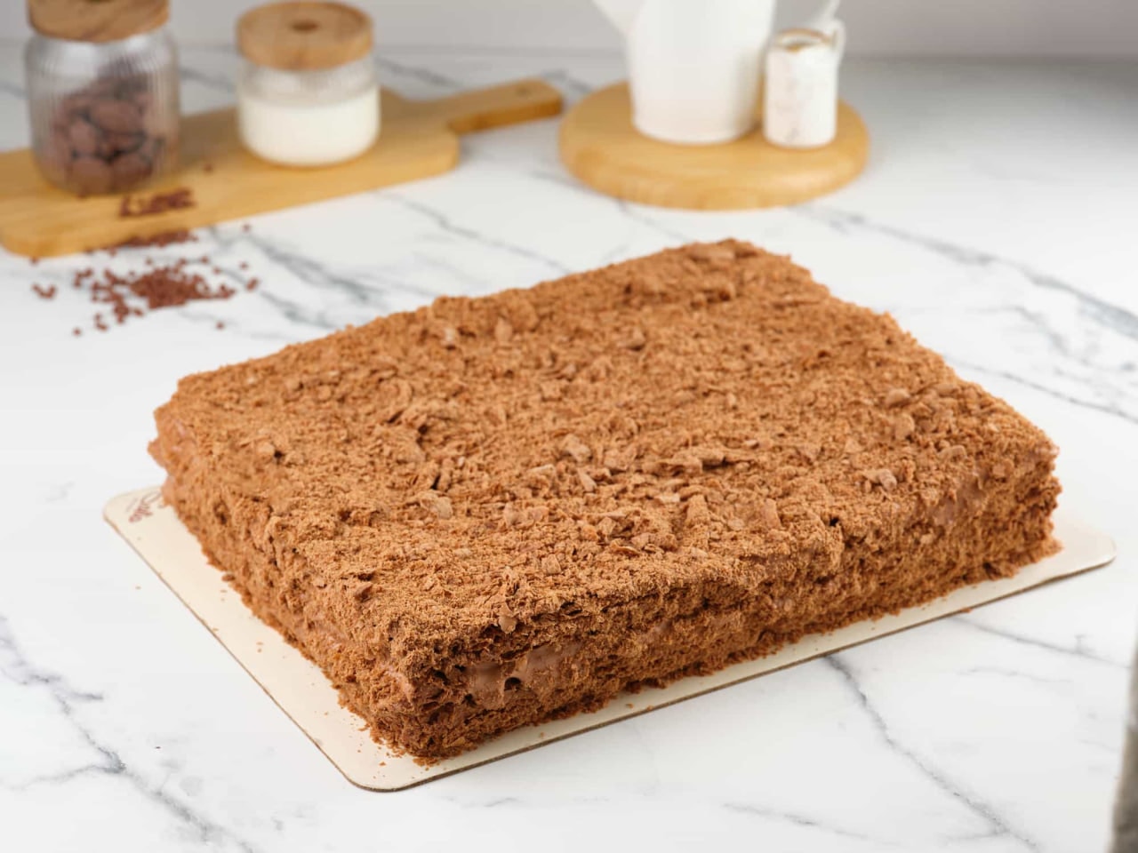 To'g'ri burchakli tort Napoleon shokoladli